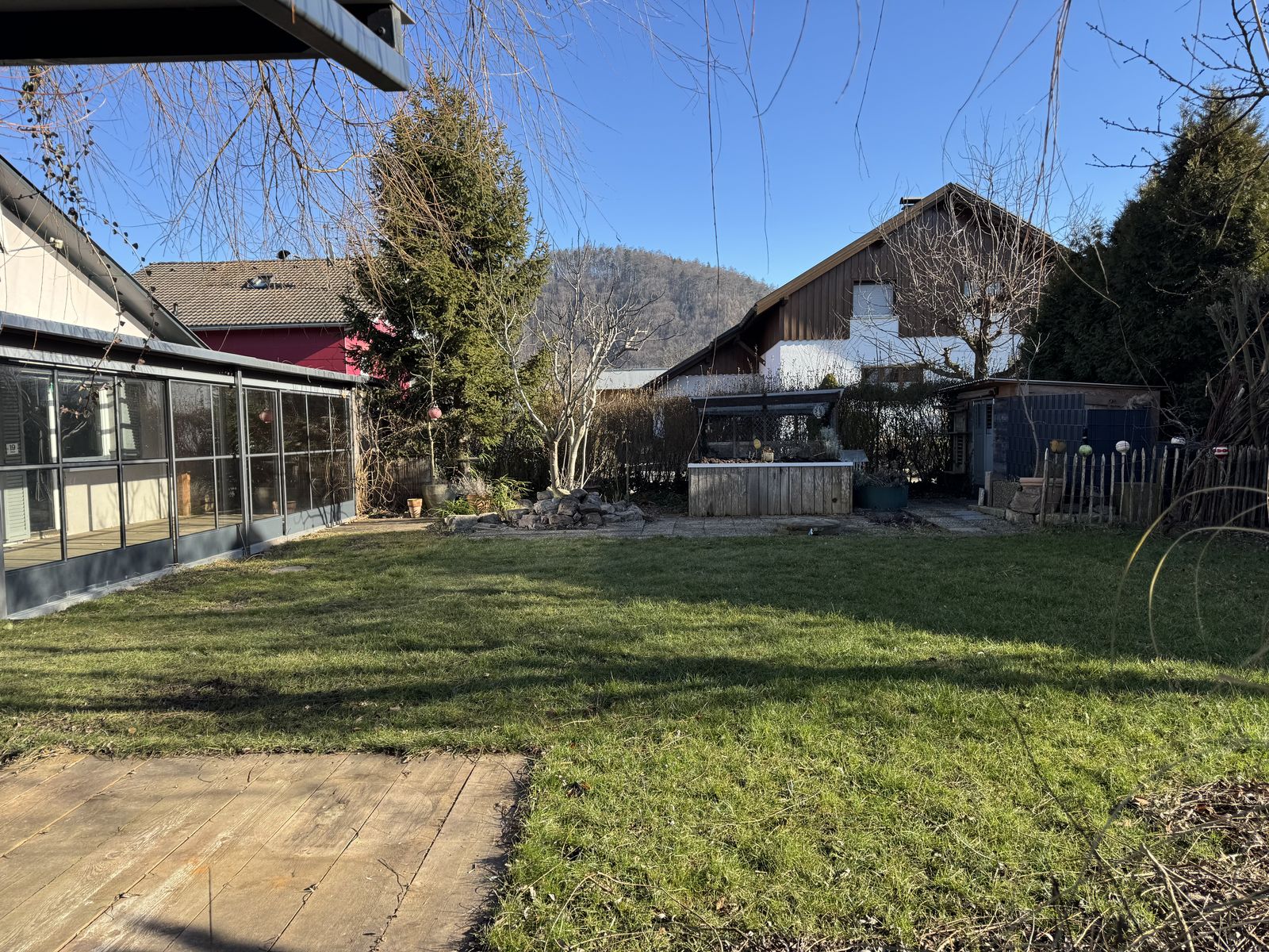 Bungalow mit traumhaftem Wintergarten in ruhiger Wohngegend – 2