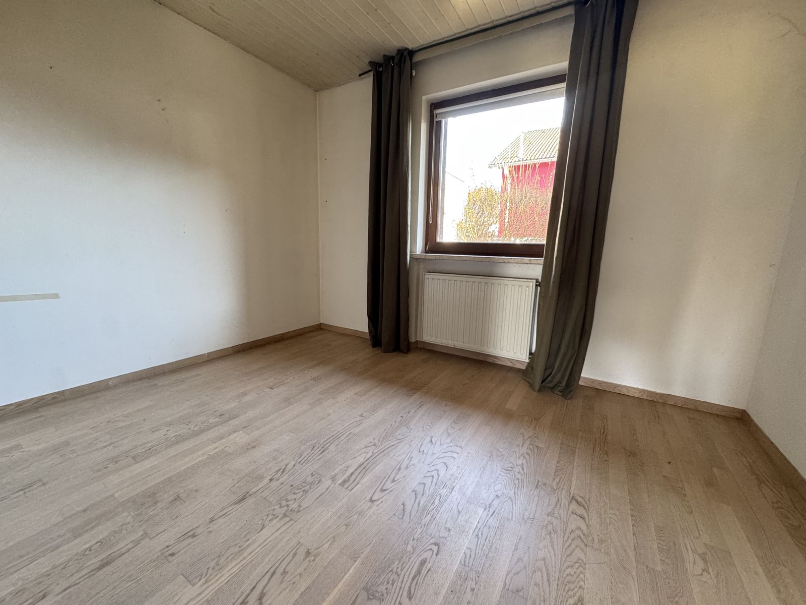 Bungalow mit traumhaftem Wintergarten in ruhiger Wohngegend – 10