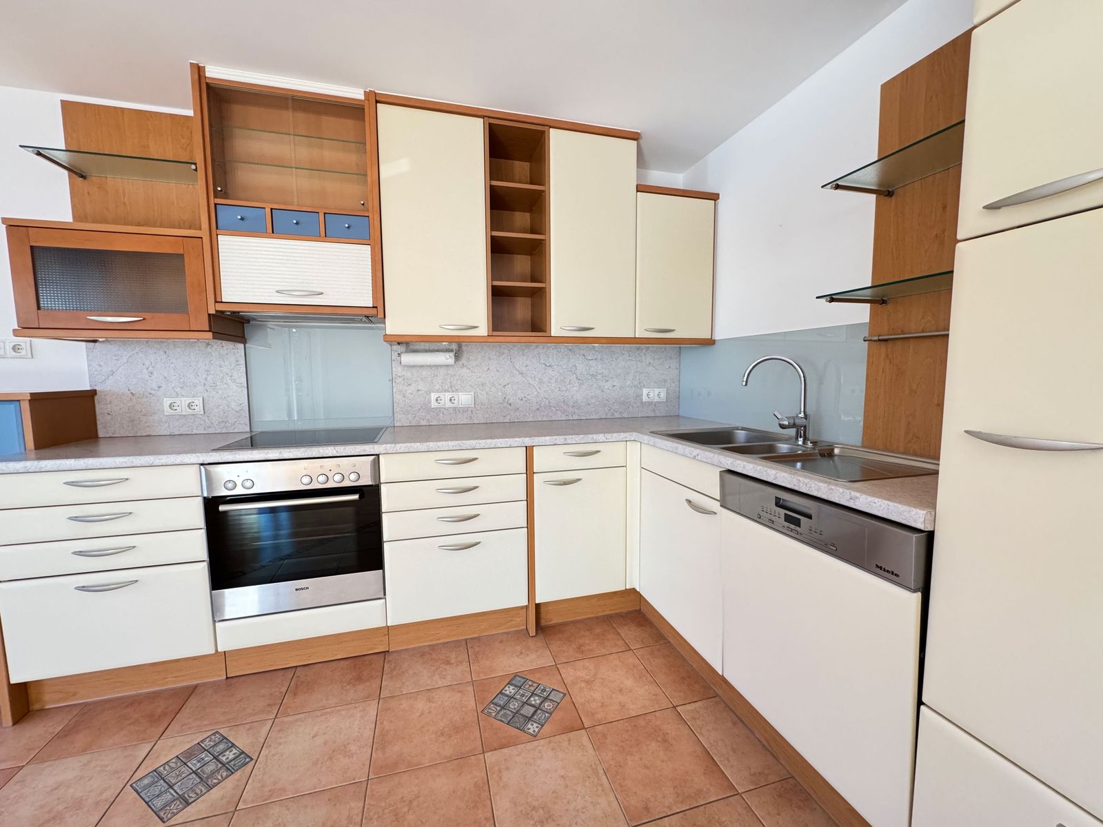 Gepflegte 3-Zimmerwohnung in kleiner Wohnanlage mit nur 4 Einheiten – 4