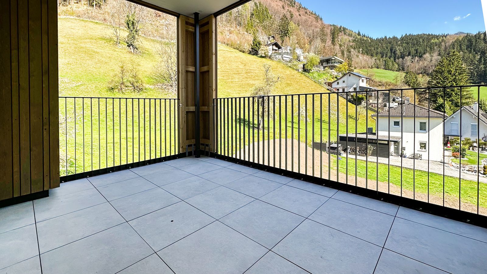 Moderne 2-Zimmer-Wohnung mit Terrasse am Fuße des Muttersbergs – 2