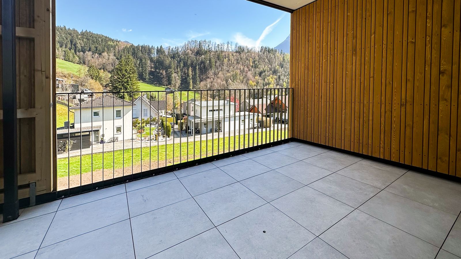 Moderne 2-Zimmer-Wohnung mit Terrasse am Fuße des Muttersbergs – 3