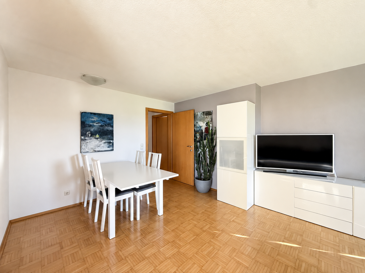 Gepflegte 3-Zimmer-Wohnung mit Balkon und Pergola – 3